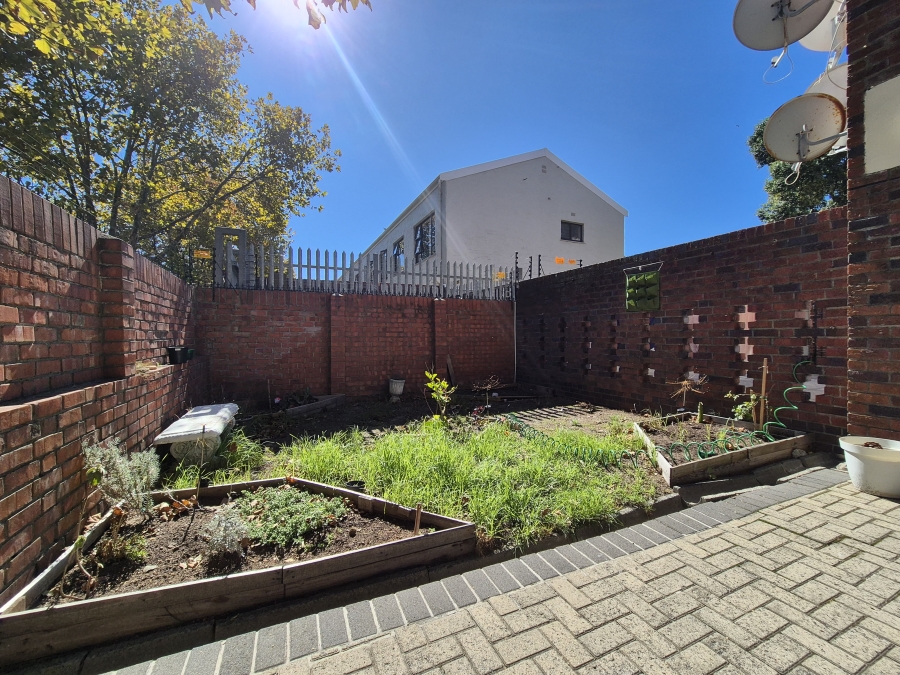 2 Bedroom Property for Sale in Harfield Village Western Cape